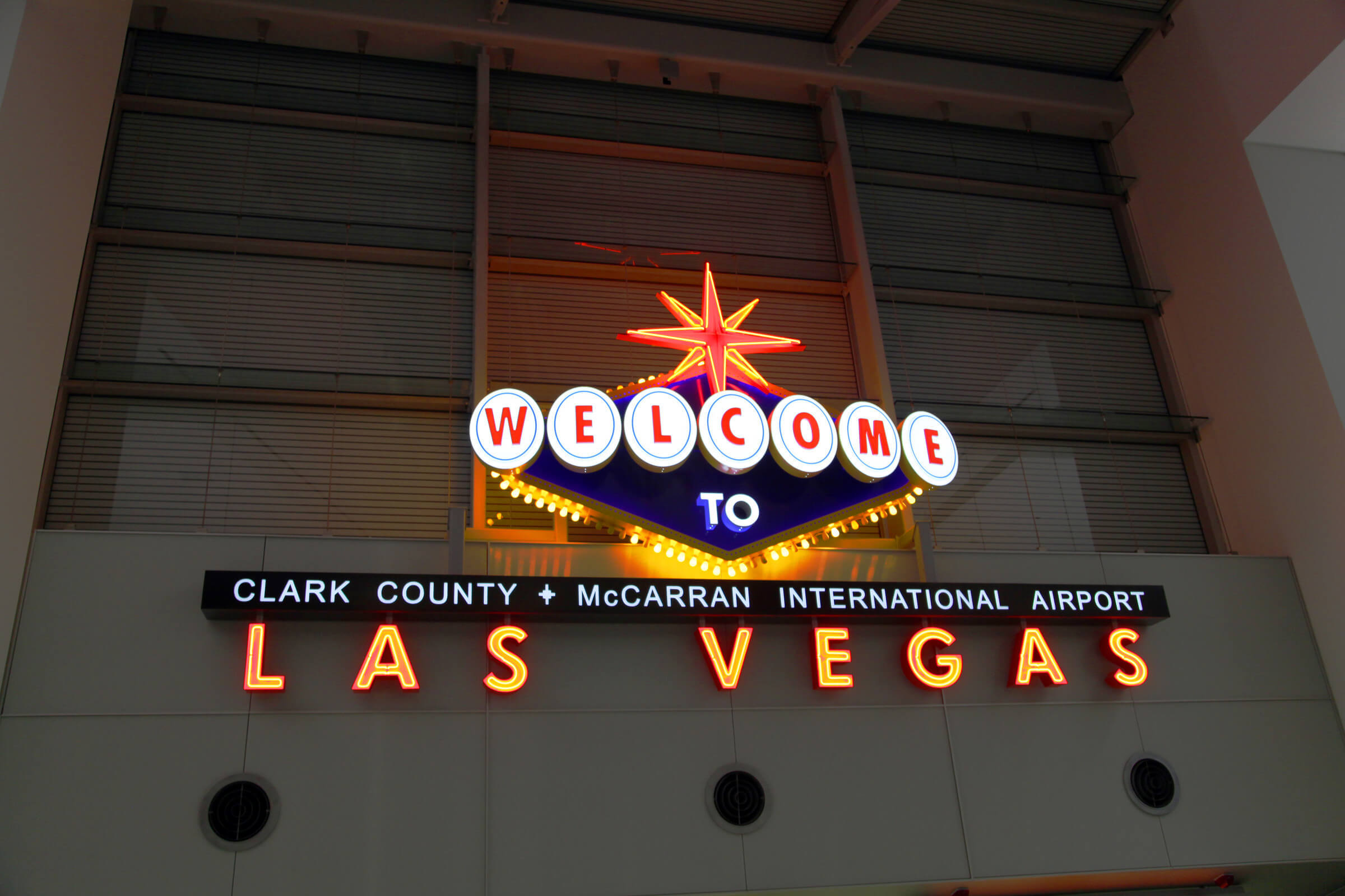 Стриптизерши в Лас-Вегасе принимают биткоины