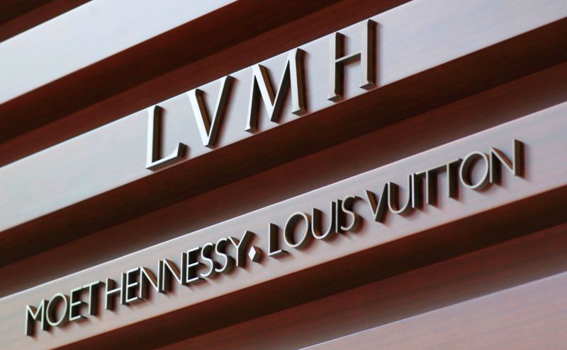 Глава LVMH не будет торговать криптовалютой